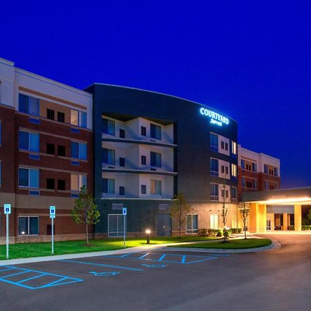 底特律法明顿万豪万怡酒店 法明顿山 外观 照片